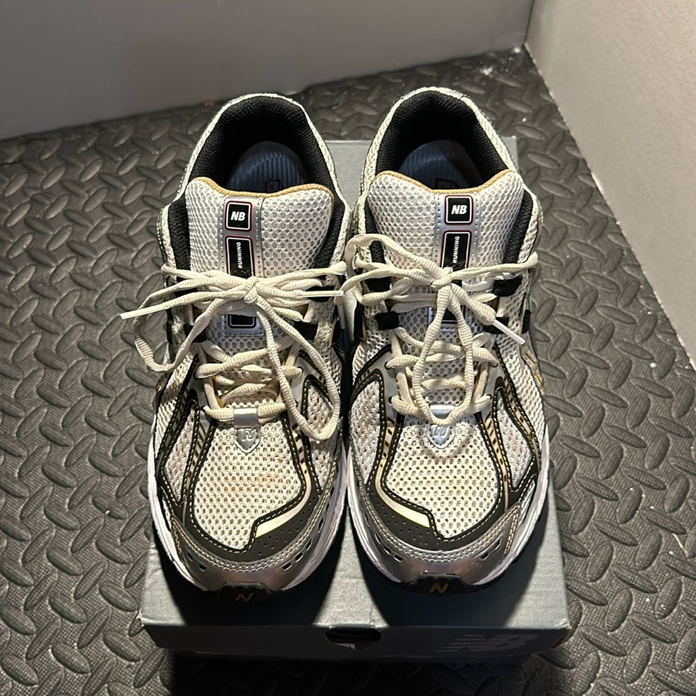 Men New Balance 1906R Size 10 White Black Gold